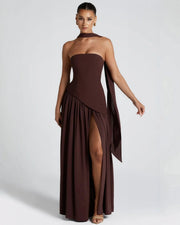 Elara™ | Abito Maxi Scultoreo con Scollo Halter e Spacco Profondo